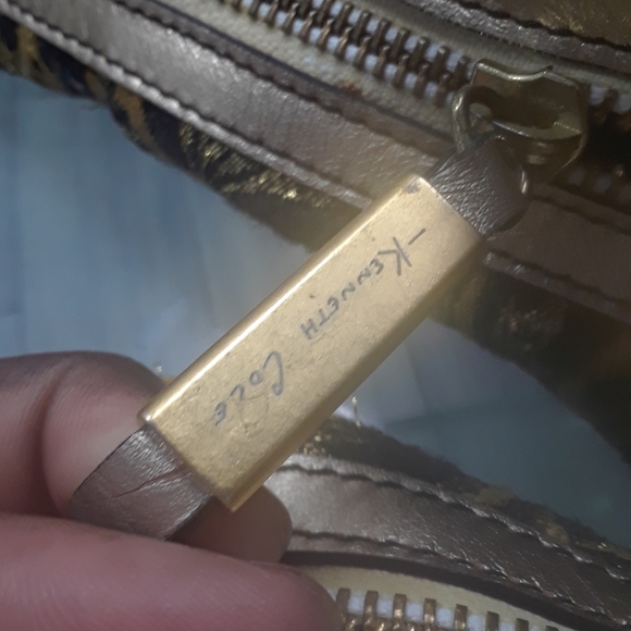 Vintage kenneth cole handbag in great condition it was well kept - Picture 1 of 2